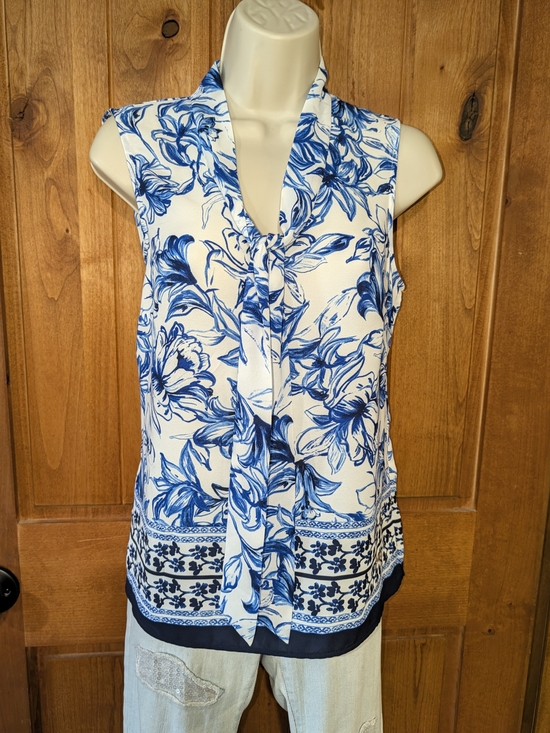 Anne Klein Tops - Anne Klein Blue & White Floral Tie-Neck Sleeveless Blouse